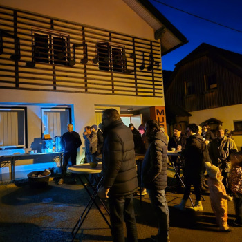 ae0f206e-7f43-420e-aa0b-1f11cffcbbca